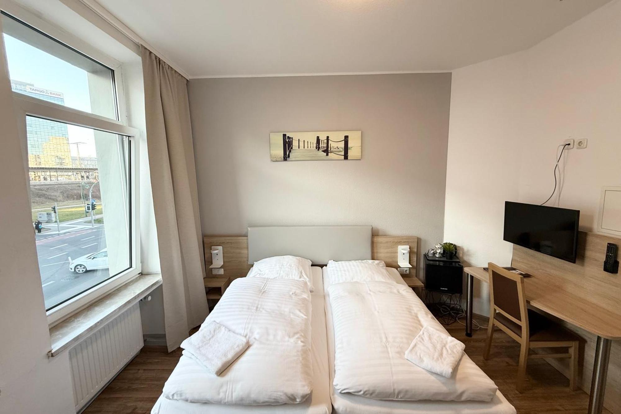 Central Hotel Duisburg 3*